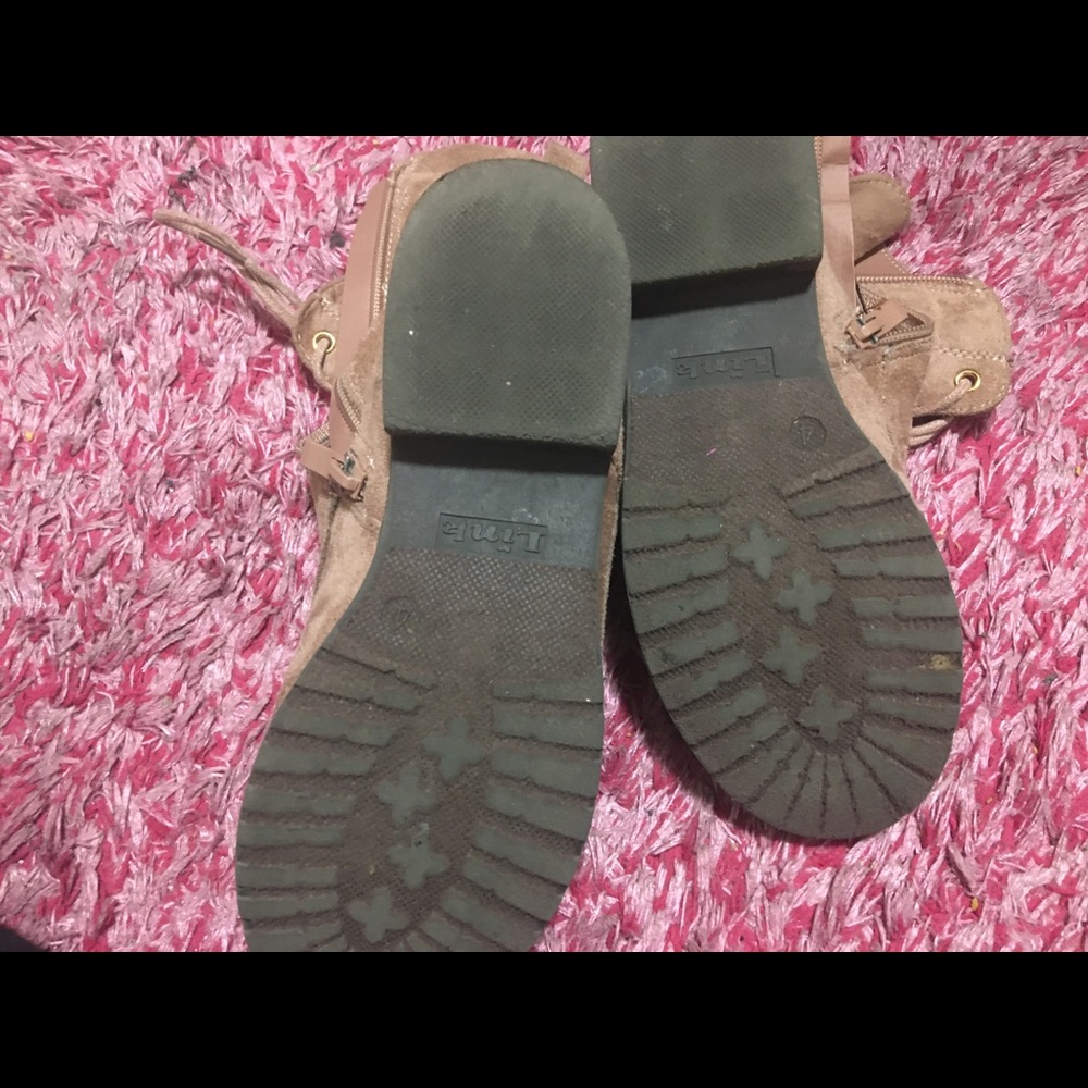 Shoes - Picture 5 of 6
